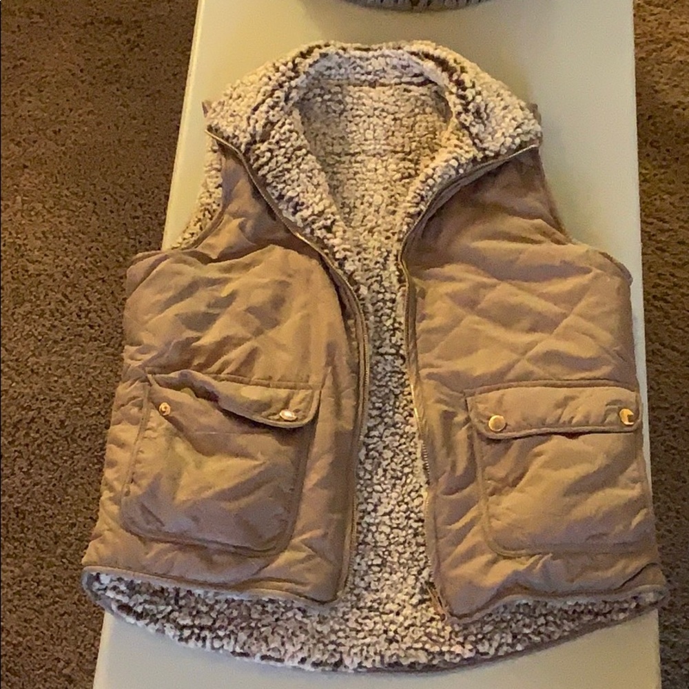 Reversible vest